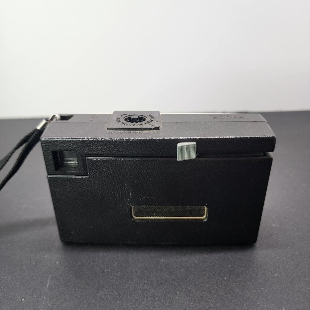 Vintage Kodak Instamic X-15 Film Camera - Not Tested - Sold for Parts Only! - Picture 7 of 9